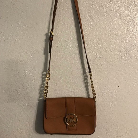 Michael Kors Handbags - Michael Kors Crossbody purse